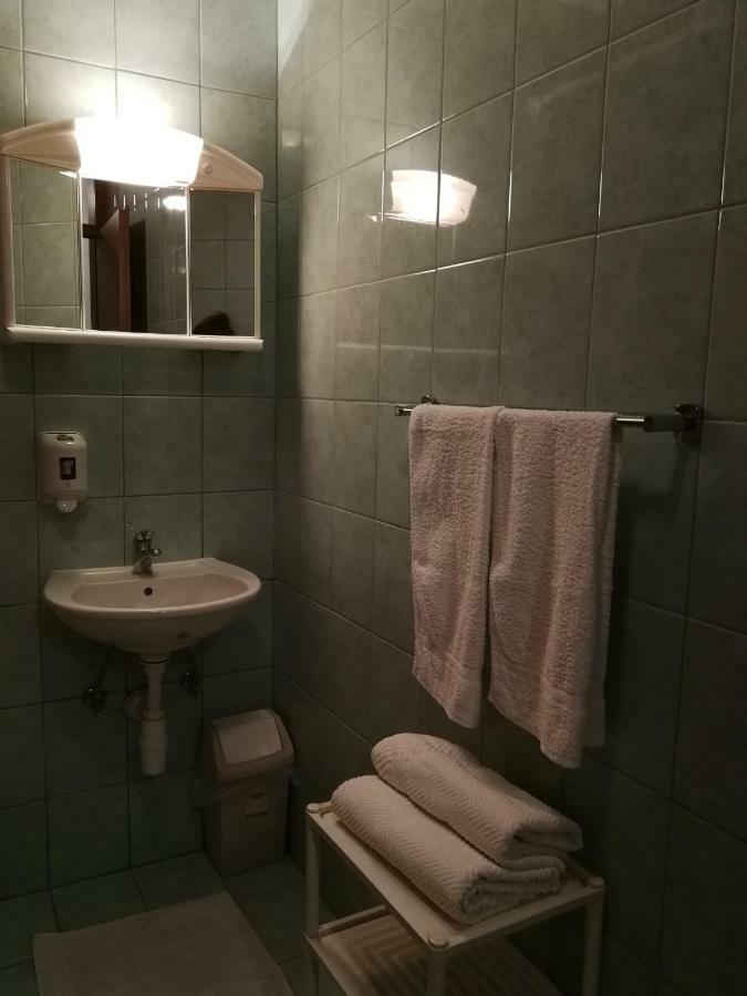 Kavana I Sobe Monika Hotel Grabrovnik ภายนอก รูปภาพ